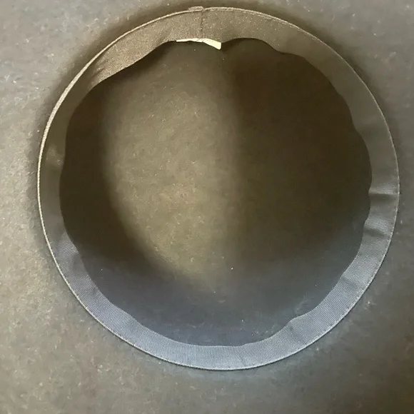 Elegant Black Wide-Brim Hat - Picture 4 of 5